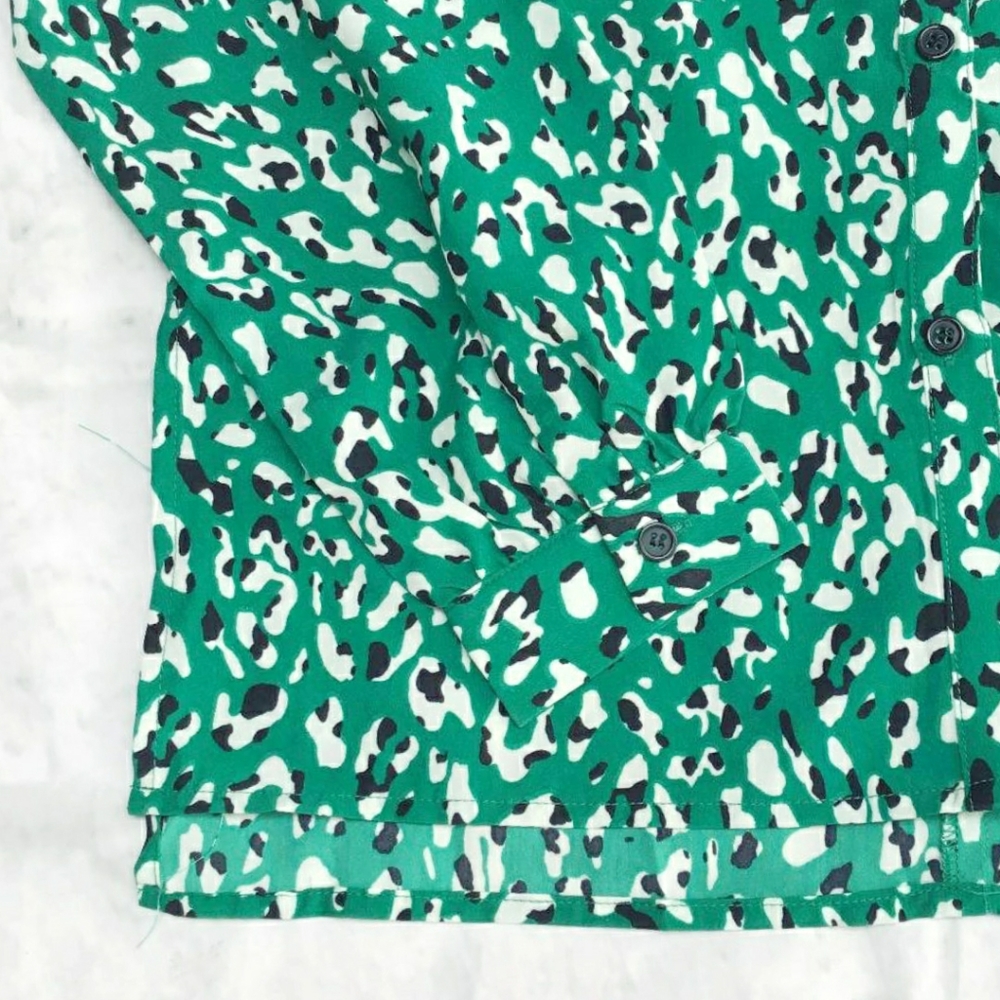 HONEY PUNCH Green Leopard Heyhole Back Top - Picture 8 of 11